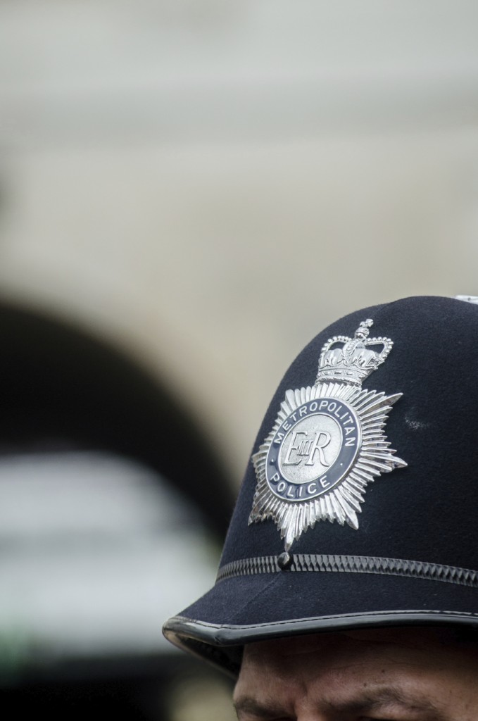 London-Metropolitan-Police-helmet-000024558728_Medium